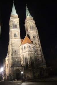 Chiesa di San Sebaldo in notturna