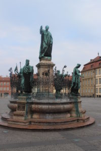 Fontana in Maximilianplatz