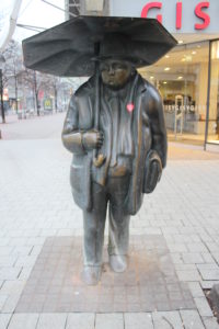 L'uomo con l'ombrello