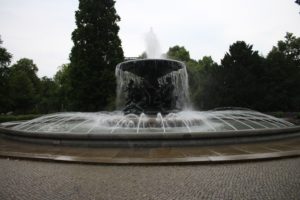 Una delle fontane gemelle