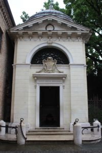 Tomba di Dante - Esterno