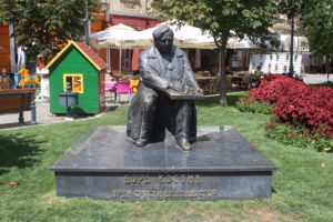 Monumento a Boris Kostic