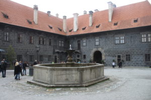 Fontana del cortile del Castello
