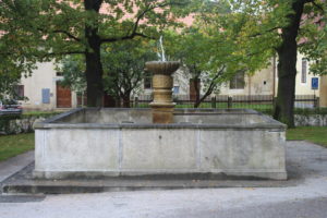 Fontana nel parchetto del Castello