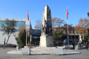 Barbaros Hayrettin Pasha - la statua
