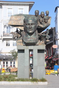 Monumento per Ataturk ad Arnavutkoy