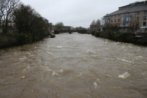 Passeggiata del fiume Corrib - la forza dell'acqua