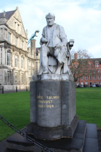 Trinity College - Statua di George Salmon