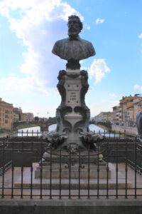 Monumento a Benvenuto Cellini