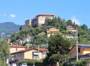 Castello Malaspina visto da Via Aurelia