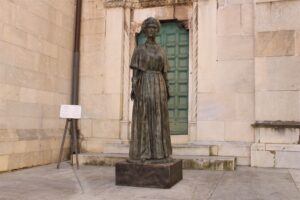 Statua dell'Imperatrice Zita di Borbone Parma