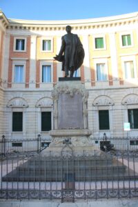 Statua di Gabriele Pepe
