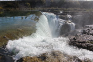 L'impeto delle Niagara Falls in Montenegro