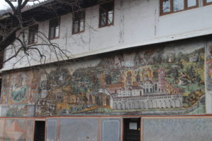 Dipinti che adornano le pareti delle strutture presenti