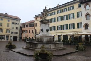 Fontana in Piazza "Paolo Diacono"