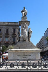 Monumento a Vincenzo Bellini