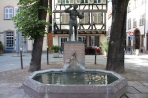 Statua-Fontana del Pifferaio
