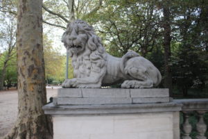 Parco Cittadino - l'immancabile leone di guardia