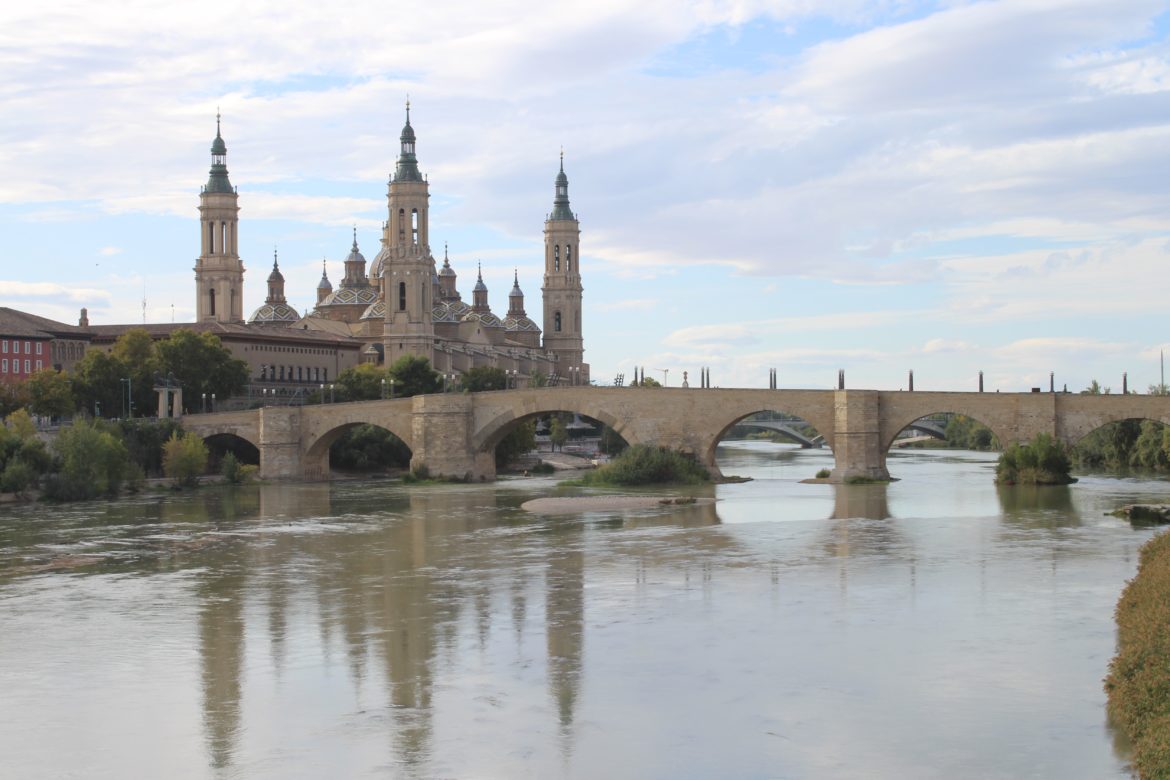 Vista di Saragozza dal Puente del Pilar Vista di Saragozza dal Puente del Pilar