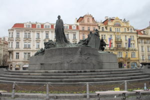Monumento a Jan Hus - lato 1