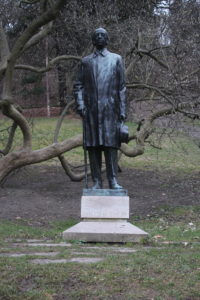 Statua per Vitezslav Novak
