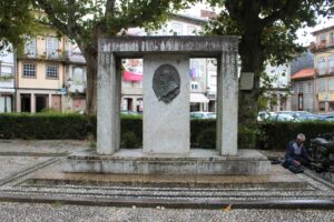 Monumento in memoria dell'incisore Molarinho