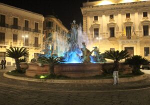 Fontana di Diana di sera